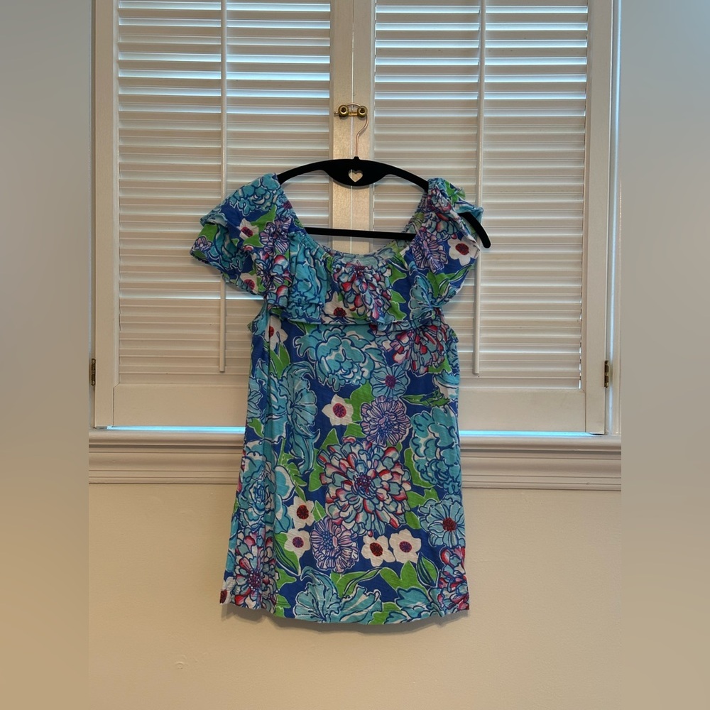 Lilly Pulitzer Printed Wynne Top, Size Medium.